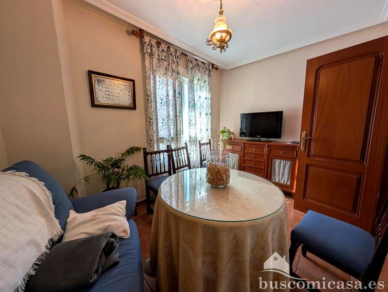 Foto 3ddd0711-a279-4e91-a13d-973f8aeea11e. Casa fantástica casa en calle acebuche. en Zona Hospital Linares