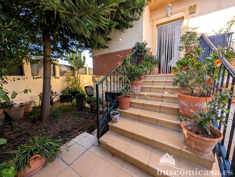 Foto 3fa77f39-e5d0-427d-845f-5270027db006. Casa fantástica casa en calle acebuche. en Zona Hospital Linares