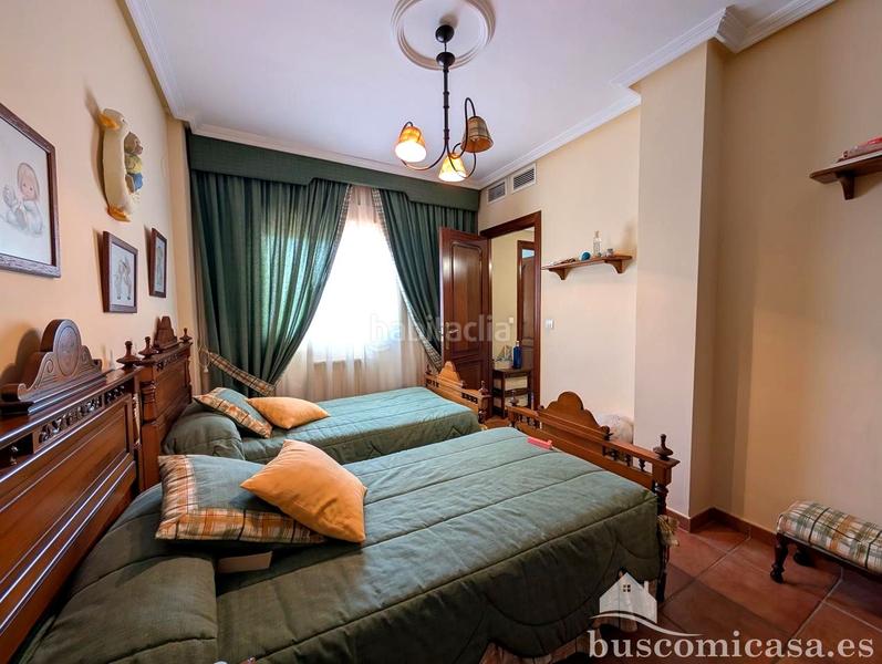 Foto 57bc7ece-de8f-47f9-a93d-42010a6272df. Casa fantástica casa en calle acebuche. en Zona Hospital Linares