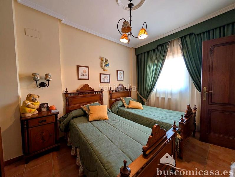 Foto 5a95a186-4550-4f4f-b76c-5fd6e23f8bab. Casa fantástica casa en calle acebuche. en Zona Hospital Linares