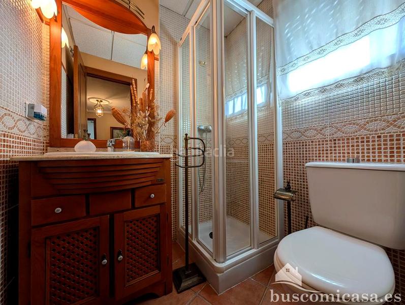 Foto b4bc9a7a-67cc-45ef-833d-6803ff4886f9. Casa fantástica casa en calle acebuche. en Zona Hospital Linares