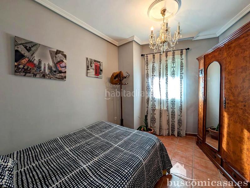 Foto ce4eaafe-dc82-4f63-9833-89b1d13e089b. Casa fantástica casa en calle acebuche. en Zona Hospital Linares