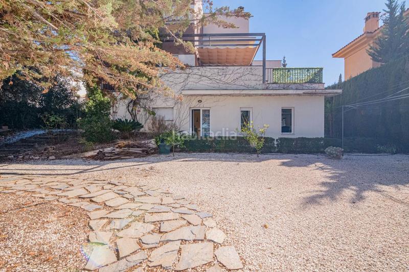 Foto e084bd76-6809-4069-b487-70ac786cbf43. House with heating parking in Altos de la Zubia Zubia (La)