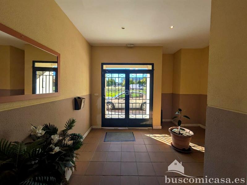 Foto 173ebcfd-092d-450a-b0bb-8c62ce2f1280. Alquiler piso estupendo duplex con garaje en Zona Hospital Linares