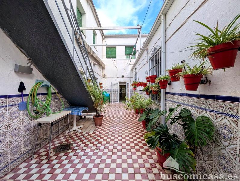 Foto 601a8399-81a8-49a4-8275-ee4bce36af67. Haus mit parking in Centro ciudad Linares