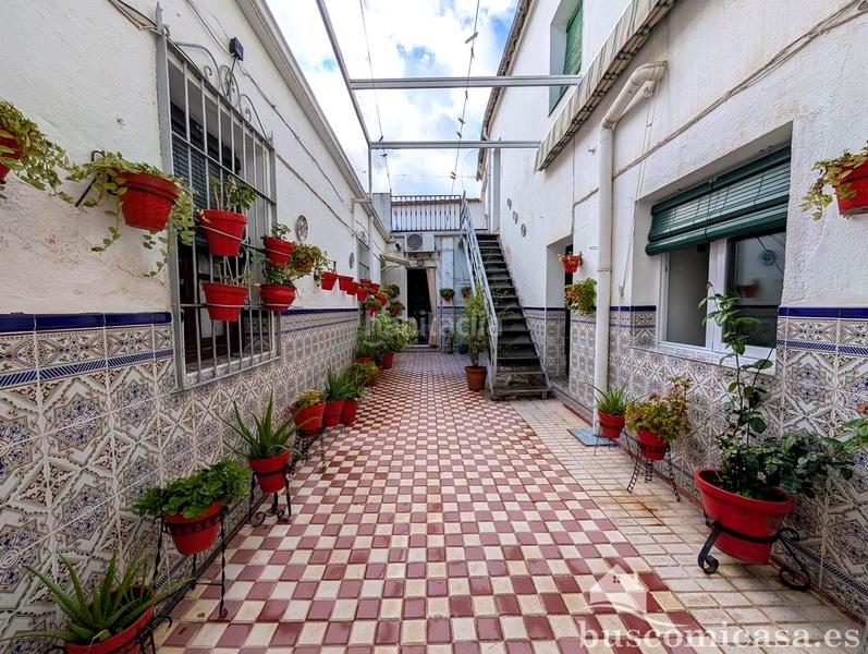 Foto b14eba5f-1e9f-4dde-a9d3-9310921beb3d. Haus mit parking in Centro ciudad Linares