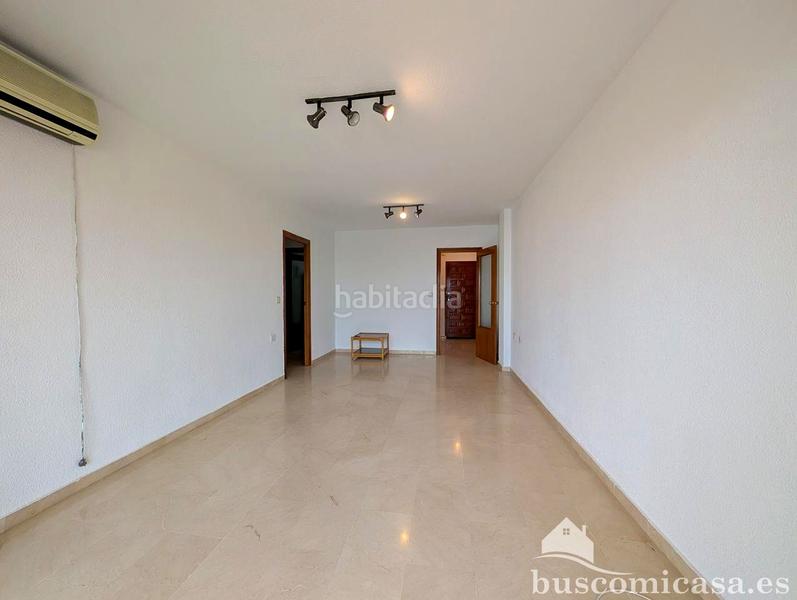 Foto 4043fcf3-bde0-4488-965e-1b6a90ca20a8. Piso  en urbanización los girasoles. en Centro ciudad Linares