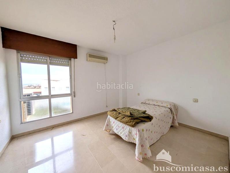 Foto 62f53b36-bfed-41d7-8df8-137863da2a26. Piso  en urbanización los girasoles. en Centro ciudad Linares