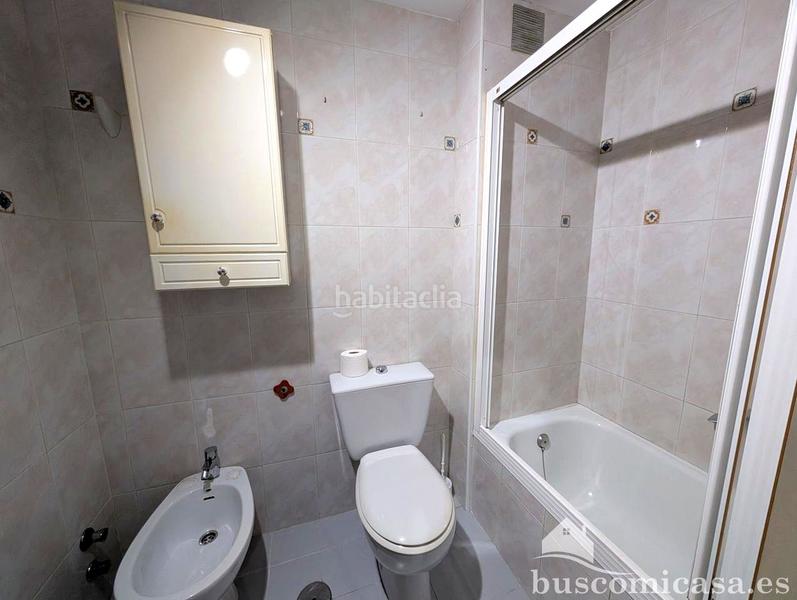 Foto b5f3c797-b44e-4c16-84d1-c9db3f4930d5. Piso  en urbanización los girasoles. en Centro ciudad Linares