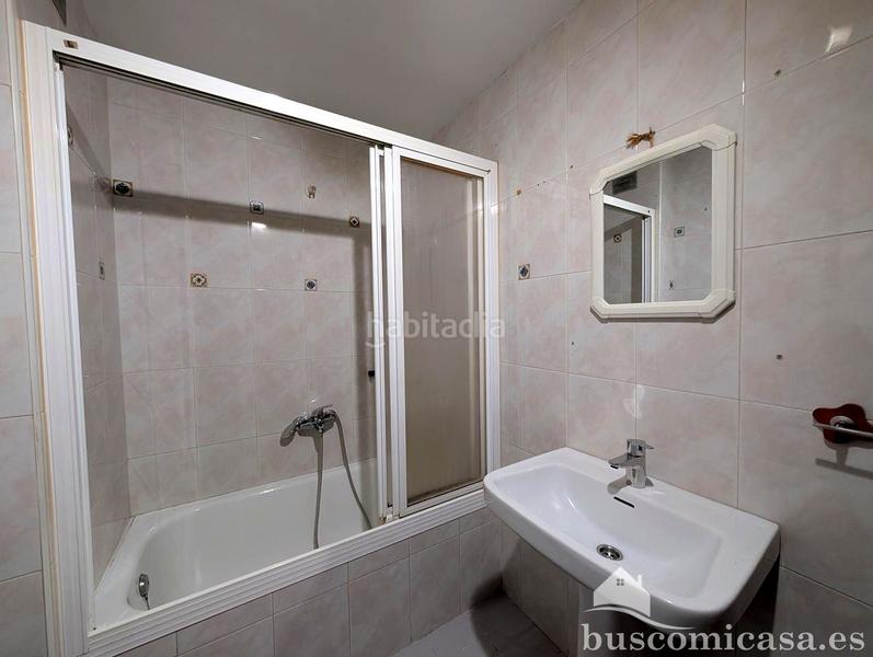 Foto b6b17be0-cf59-441d-b025-1daee8a4badf. Piso  en urbanización los girasoles. en Centro ciudad Linares