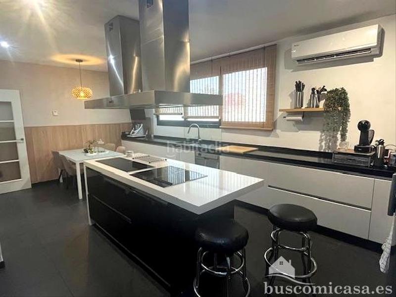 Foto 157c75f9-6d94-4cbf-85d3-47f8749b625e. Casa amb piscina a Linarejos Linares