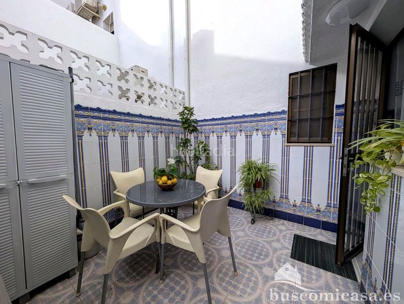 Foto 68571254-b4c3-4045-97df-718a051a1946. Casa amb calefacció a Centro ciudad Linares