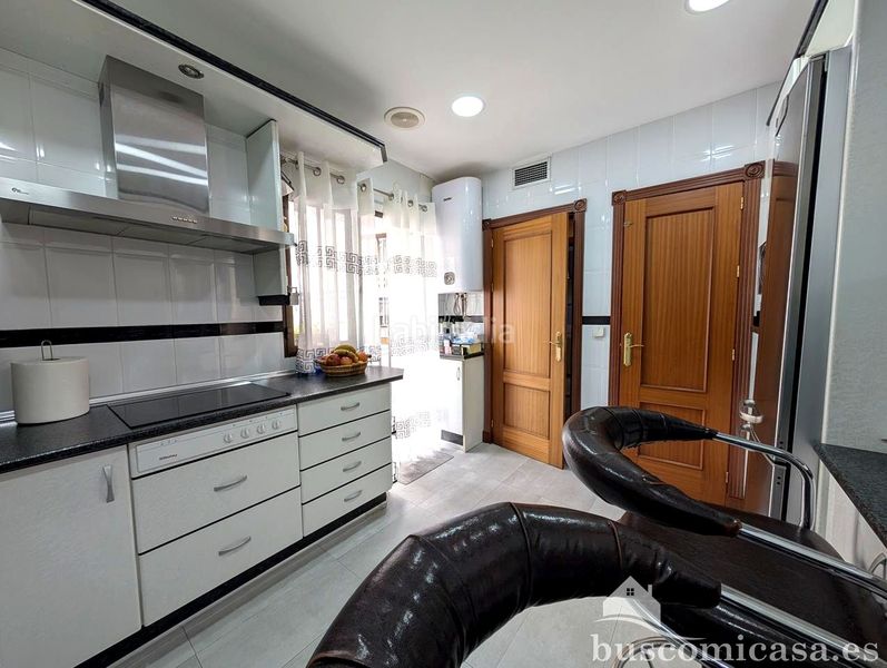 Foto b50d60ee-6a18-43bf-93df-4c5b85132d1b. Casa amb calefacció a Centro ciudad Linares