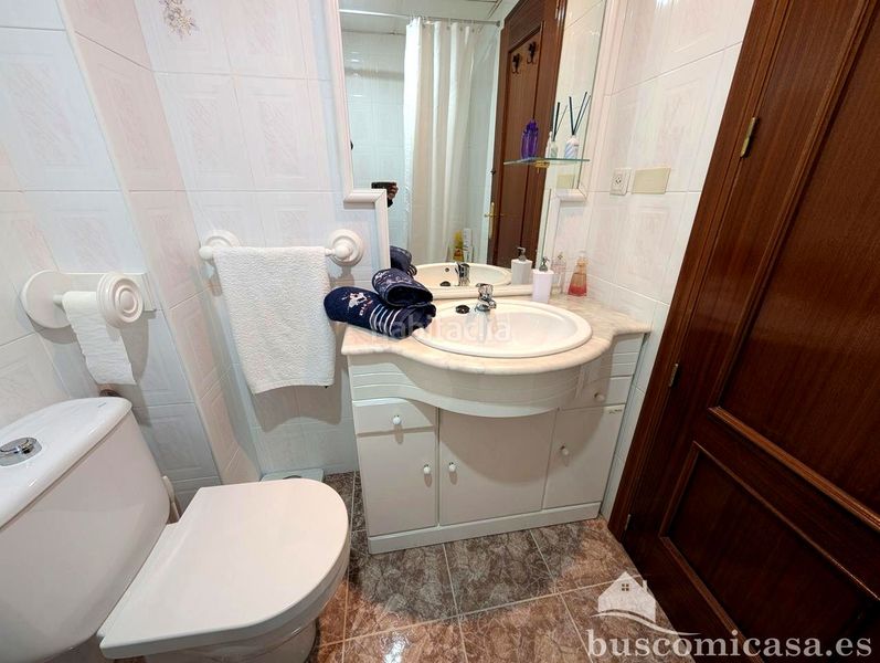 Foto bafdd5ef-f302-4385-ae52-6b8b1f920d26. Casa amb calefacció a Centro ciudad Linares
