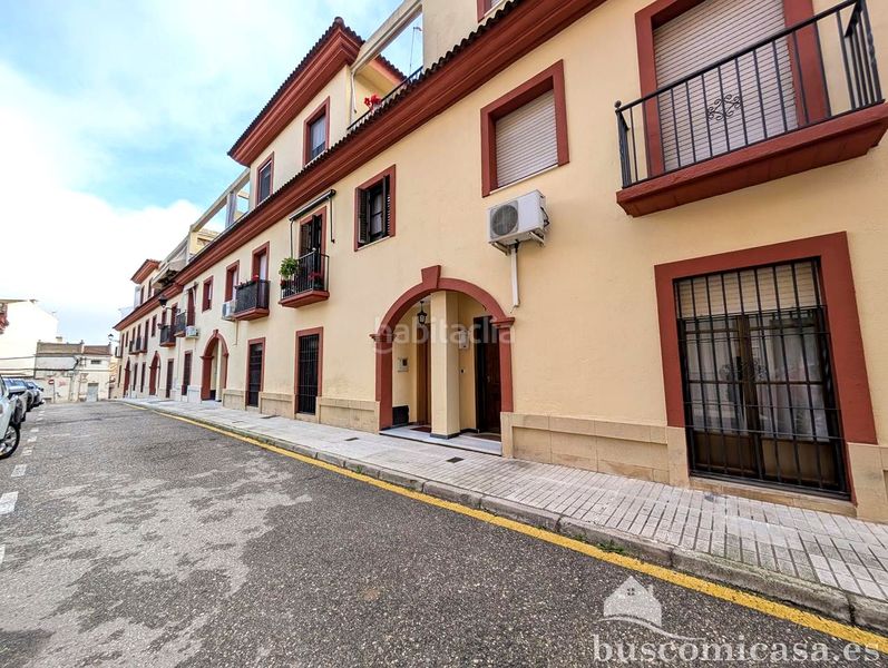 Foto ec9fd83c-1a4a-4986-8365-1993fb4d3118. Casa amb calefacció a Centro ciudad Linares
