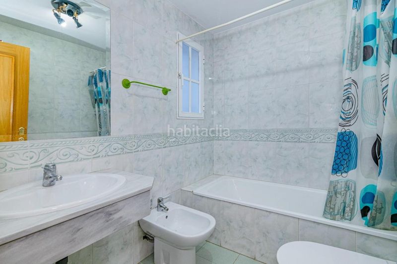 Foto be0b5a13-b244-473f-85b3-41a3632d48e4. Casa amb calefacció aparcament a Albolote