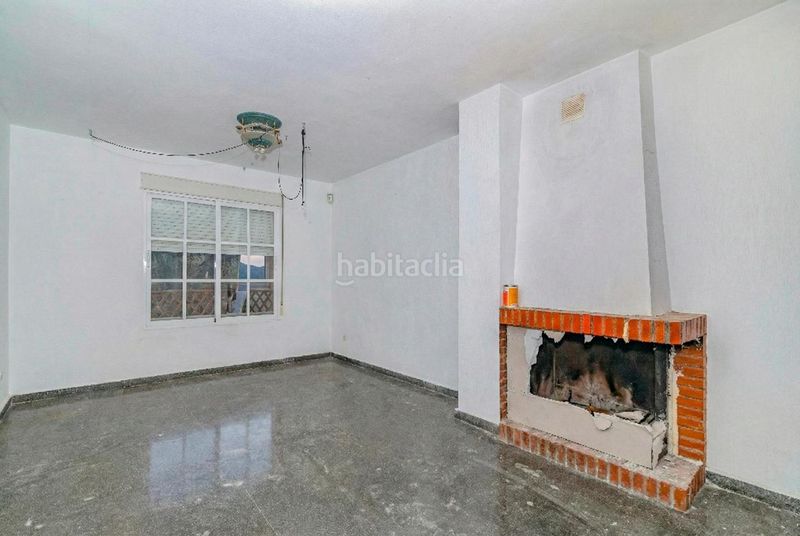 Foto f5f8cd46-1bb6-4928-a915-0adbd98b4e88. Casa amb calefacció aparcament a Albolote