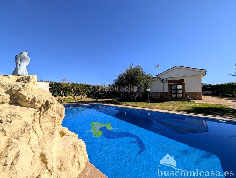 Foto 8dfeb110-dee8-4449-93c2-637139de63f0. Casa amb aparcament piscina a San Roque - La Cruz - La Rozuela Linares