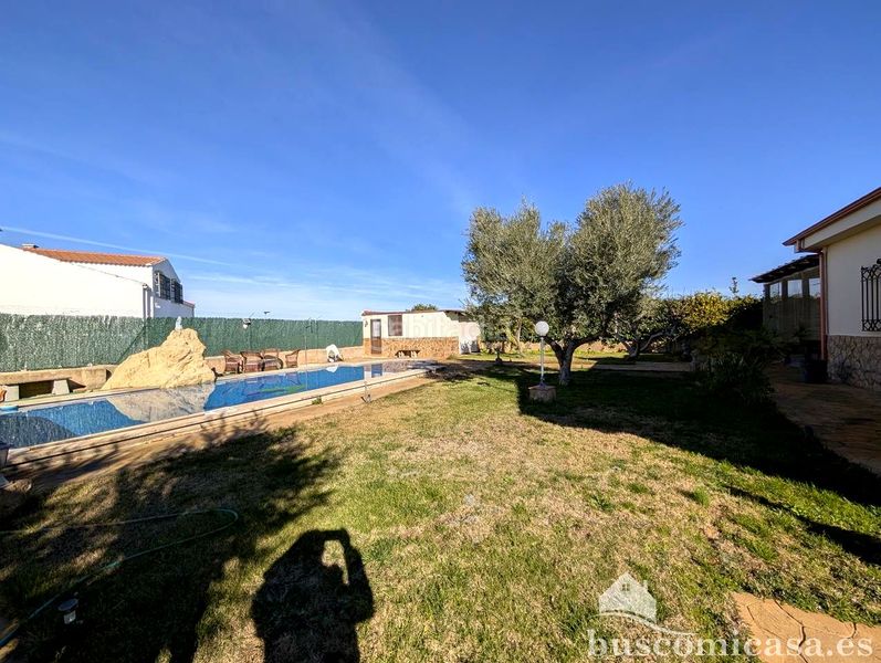 Foto c9bffa6a-b66f-47d2-a9fc-501969f48580. Casa amb aparcament piscina a San Roque - La Cruz - La Rozuela Linares