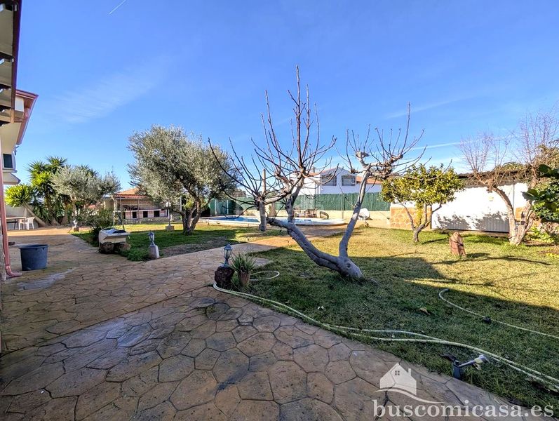 Foto cac52a5b-404d-478d-a40d-397206e4306b. Casa amb aparcament piscina a San Roque - La Cruz - La Rozuela Linares