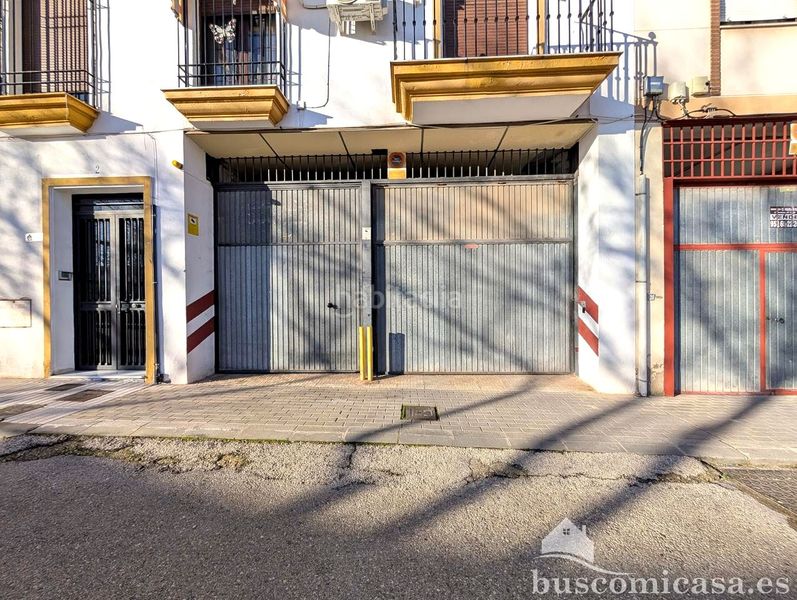 Foto f7937bff-fc47-405d-86bf-2fda89df6cbb. Aparcament cotxe a Linarejos Linares