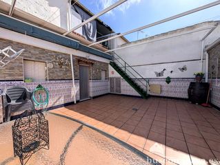 Maison  Andújar. Casa de planta baja en calle andújar.