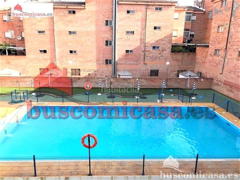 Foto b15e71a0-09c6-485f-b348-9d216c06e9d3. Pis amb piscina a Centro ciudad Linares