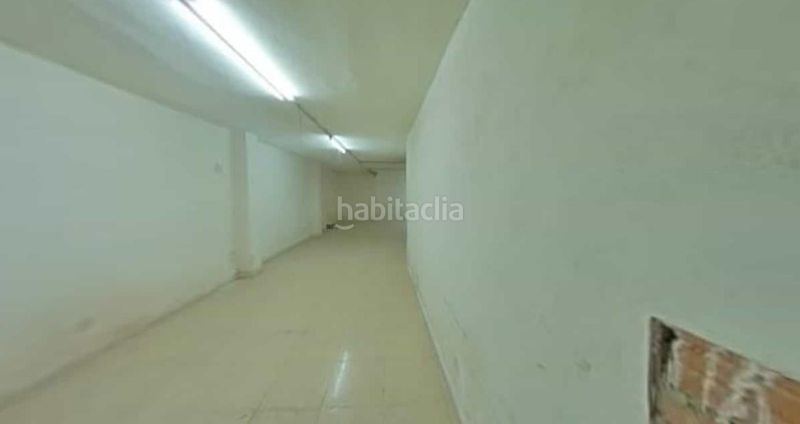 Foto fe8d7f10-75ad-476a-af28-512102b2d420. Local comercial a Baza