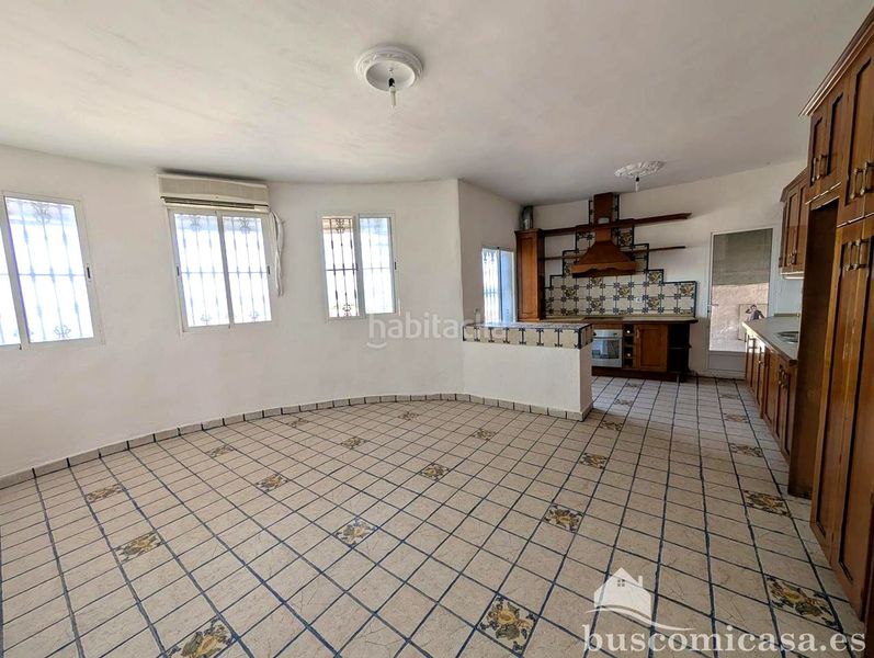 Foto 5c3c35bc-f698-4f37-a6b6-3ec2069c13d8. Casa amb aparcament a San Roque - La Cruz - La Rozuela Linares