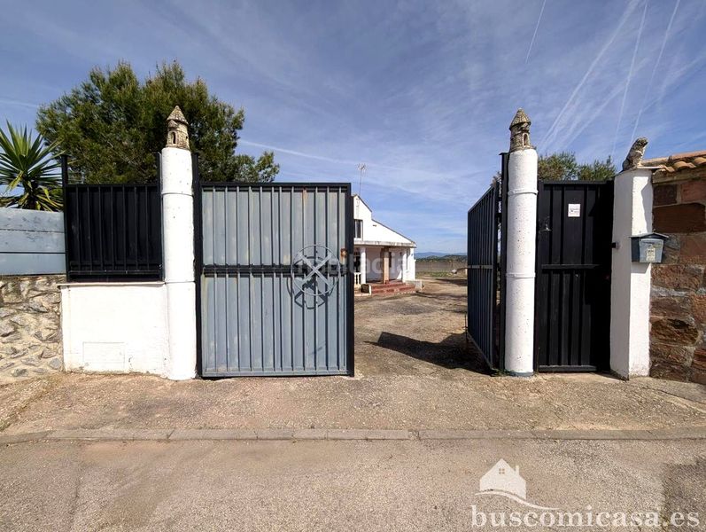 Foto c3525f5d-ab74-4c42-bd49-5ddfbe353dc3. Casa amb aparcament a San Roque - La Cruz - La Rozuela Linares
