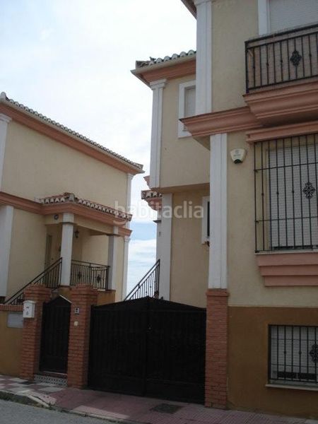 Foto 001672cd-328b-4988-b386-c32bca1f88b2. Casa amb aparcament a Ayuntamiento Alhendín
