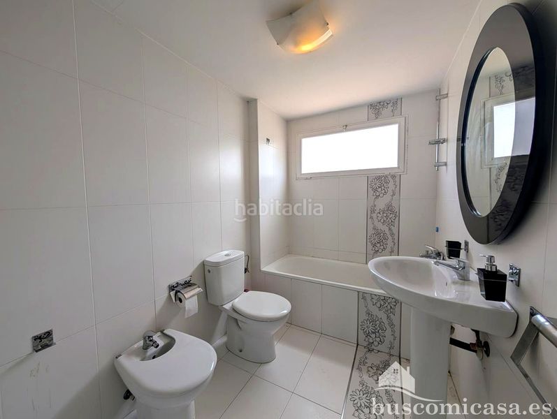 Foto d7fed796-39d4-4f04-b105-d6fe2a1e7b64. Casa amb calefacció aparcament a Zona Hospital Linares