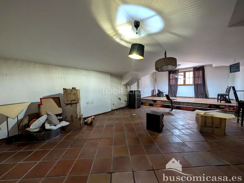 Foto e19cf68c-f944-4b70-8d96-15c24aedecb1. Casa amb calefacció aparcament a Zona Hospital Linares