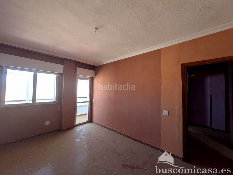 Foto 58e1a2c9-a095-4339-a38c-cb3ba2a7a9c8. Pis amb aparcament a Carolina (La)