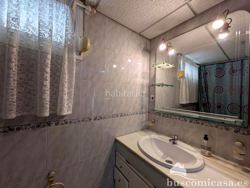 Foto 01460376-2a66-468a-ad0d-8d08133b53e1. Casa amb aparcament a Zona Hospital Linares