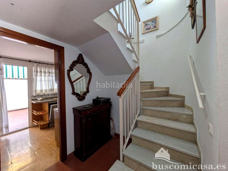 Foto 122f1d48-03a2-4e27-a406-082b2264939d. Casa amb aparcament a Zona Hospital Linares