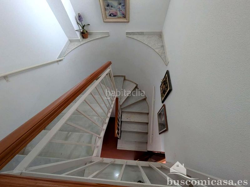 Foto 1ab21f71-b012-4ab0-bb47-3b130f1e130e. Casa amb aparcament a Zona Hospital Linares