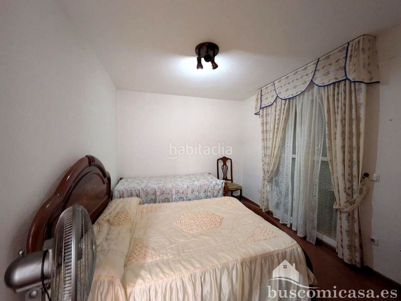 Foto 299591f0-80fb-45ef-ab03-30b0acfa38c3. Casa amb aparcament a Zona Hospital Linares