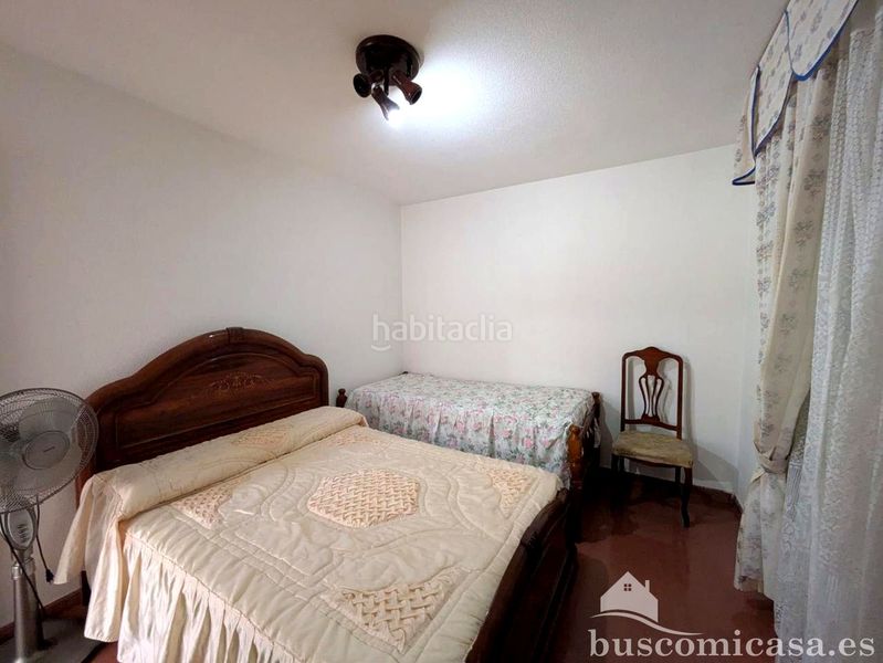 Foto 2d7e7e0d-8fdd-4f8c-8ede-8a1fb7d4ccb0. Casa amb aparcament a Zona Hospital Linares