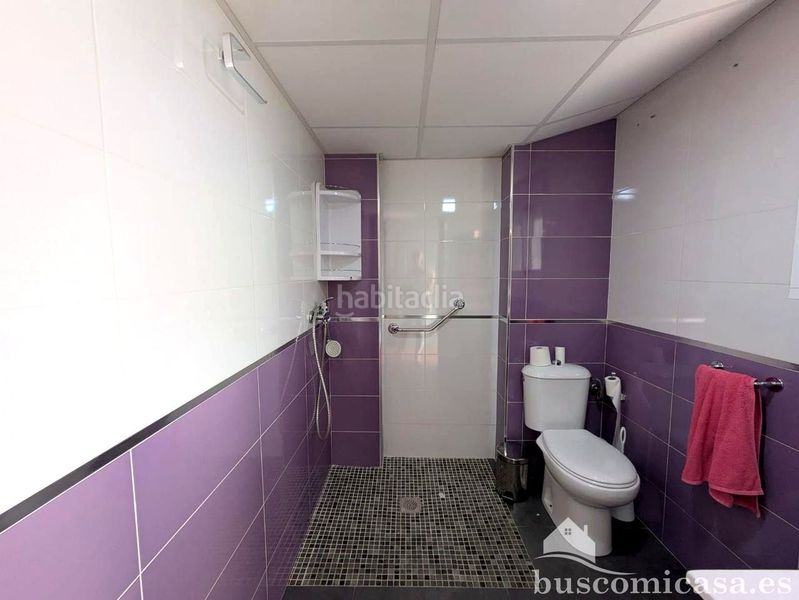 Foto 351f15e5-55fe-4c56-b7f8-a555876d0190. Casa amb aparcament a Zona Hospital Linares