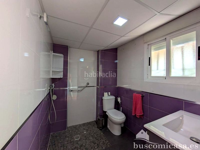 Foto 49c33cac-2356-49ff-8e5a-0976d428f20d. Casa amb aparcament a Zona Hospital Linares