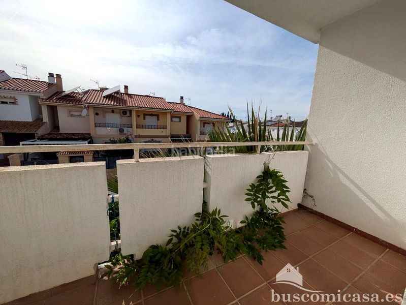 Foto 5181df60-a4dc-4b86-9eaa-7963be8a0fa7. Casa amb aparcament a Zona Hospital Linares