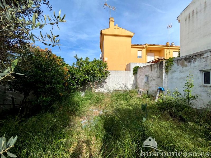 Foto 687e570f-0187-44b6-aaaf-7e9740bb8af9. Casa amb aparcament a Zona Hospital Linares