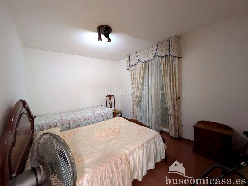Foto 7ad32d5a-318c-4bde-9362-9335a67c57a4. Casa amb aparcament a Zona Hospital Linares