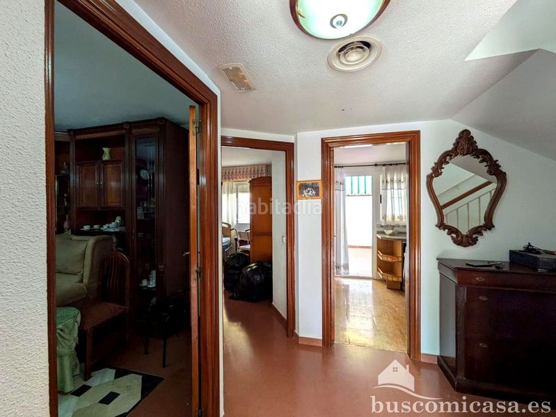 Foto 87be9243-00fb-4690-9693-8db8d6da8e10. Casa amb aparcament a Zona Hospital Linares