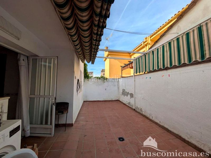 Foto 923cb062-bec6-4c45-897b-973ff860ee61. Casa amb aparcament a Zona Hospital Linares