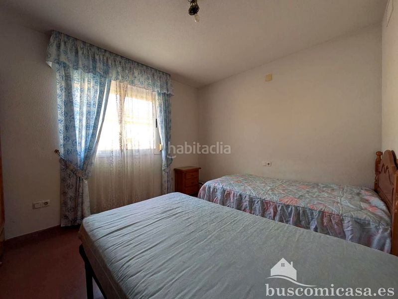 Foto 956fcaff-8aa7-4ca0-b968-45f0e4603160. Casa amb aparcament a Zona Hospital Linares