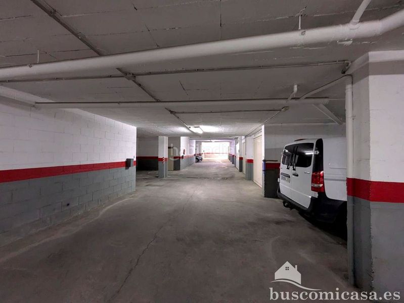Foto a48c8db2-7156-456a-ab43-93252e46a128. Casa amb aparcament a Zona Hospital Linares