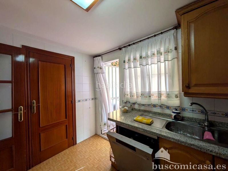 Foto ae3d6bc8-8f7b-4ada-8930-e4a1f3a949f9. Casa amb aparcament a Zona Hospital Linares