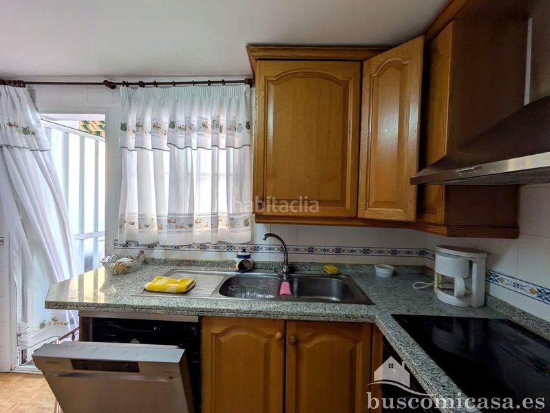Foto be4db3b0-0339-4b46-9272-29877741f5f2. Casa amb aparcament a Zona Hospital Linares